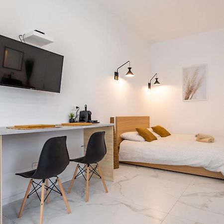 Love Room Jacuzzi Sauna Privatif Marseilles Exterior foto