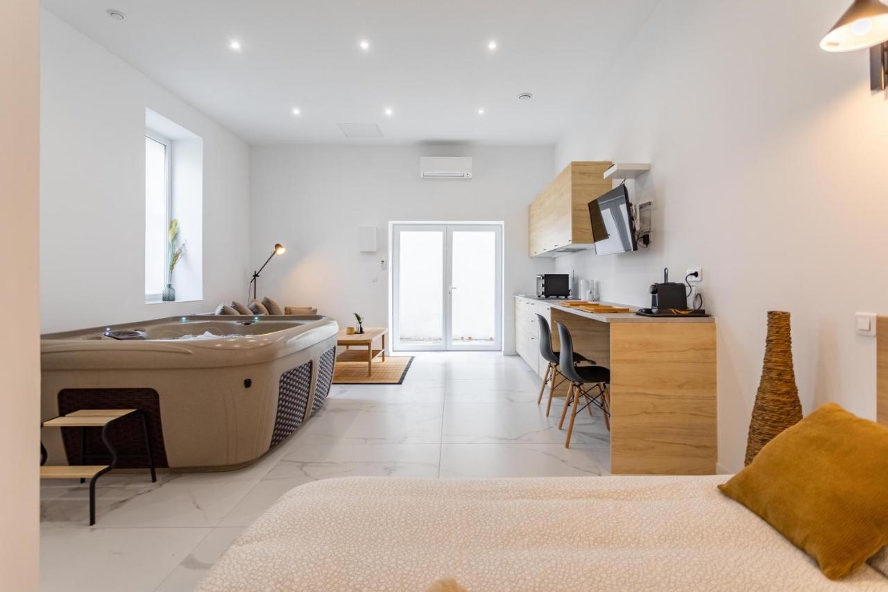 Love Room Jacuzzi Sauna Privatif Marseilles Exterior foto