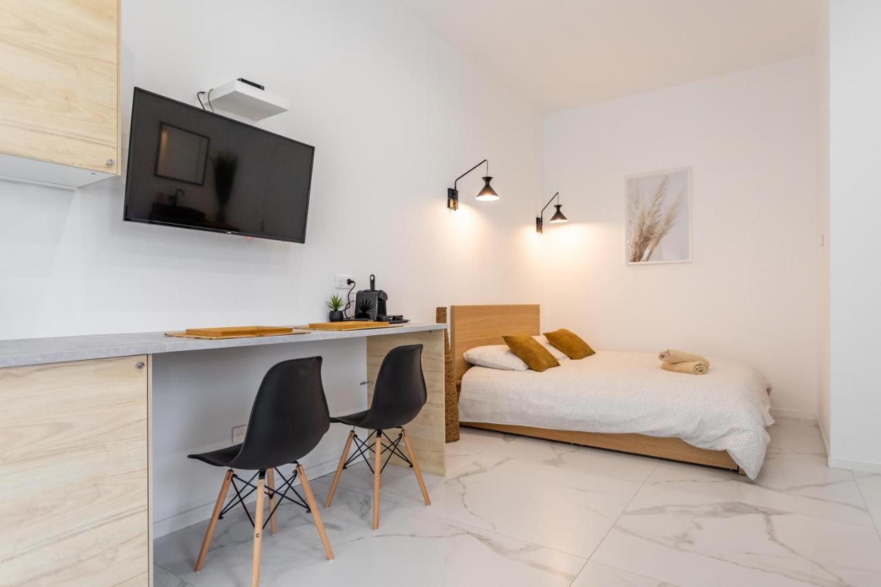 Love Room Jacuzzi Sauna Privatif Marseilles Exterior foto